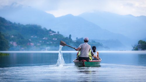 फेवामा चल्न थाले डुङ्गा