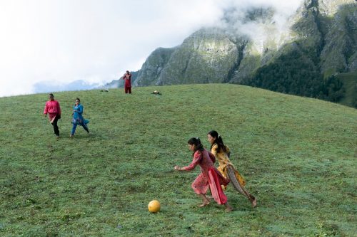 कर्णालीकाे फुटबल माेह