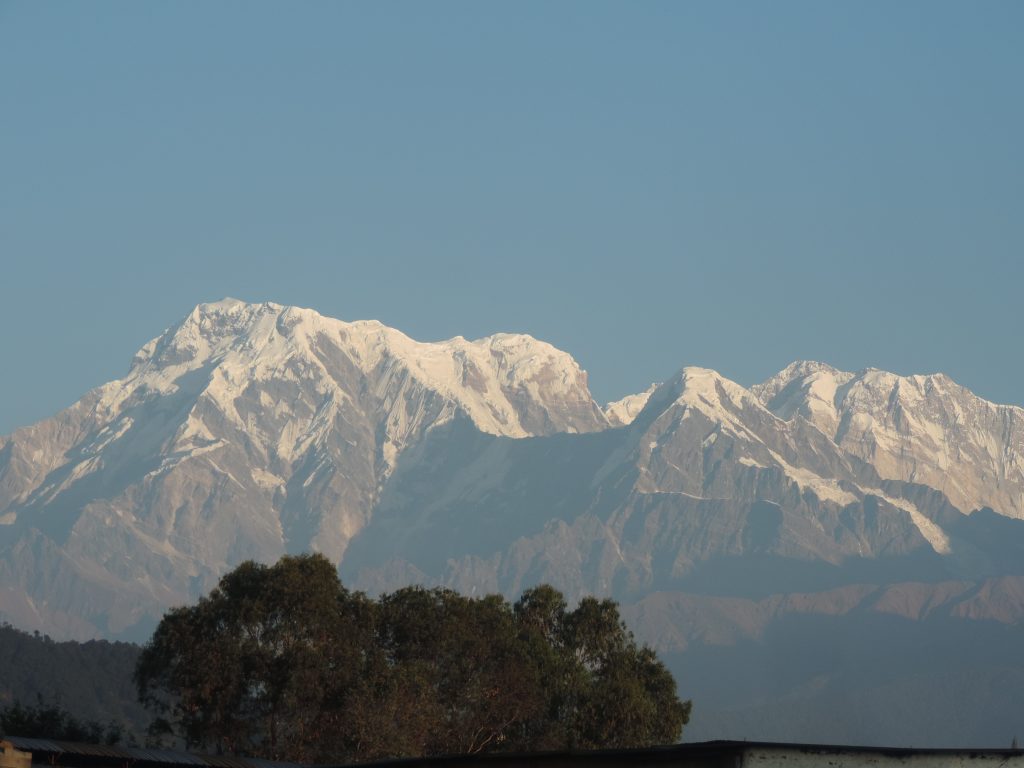 खुल्याे हिमाल, छैनन पर्यटक