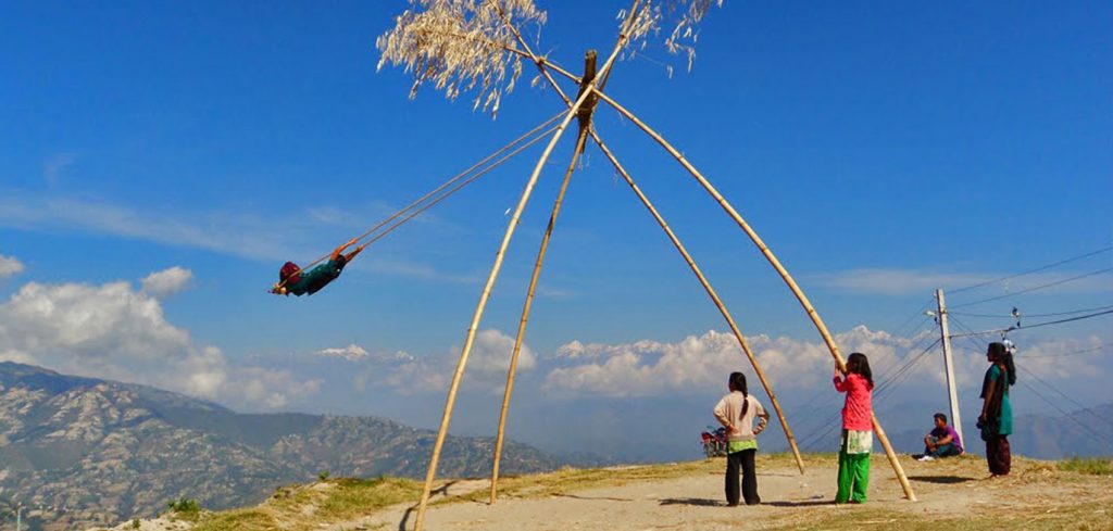 सार्वजनिक स्थलमा पिङ नहाल्न स्वास्थ्य मन्त्रालयकाे आग्रह