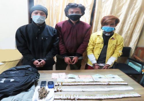 पाेखरामा लागुऔषध सहित ३ जना पक्राउ