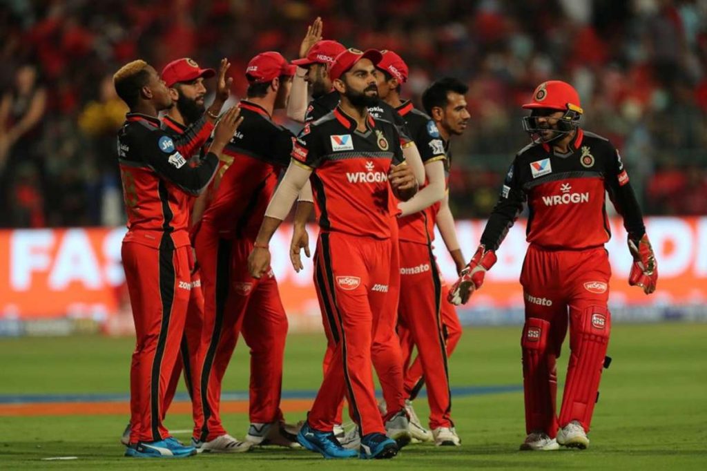 आईपीएल- दिल्लीलाई १ रनकाे झिनाे अन्तरले पराजित गर्दै बैंग्लाेर अंकतालिकाकाे शिर्षस्थानमा