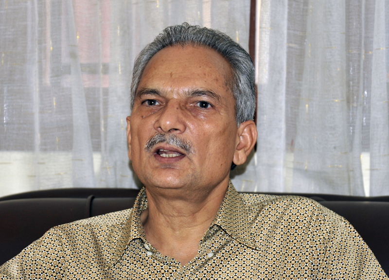 निर्वाचन आयोगप्रति बाबुरामको कटाक्ष- वादी-प्रतिवादी कसरी मिलेर बस्ने ?