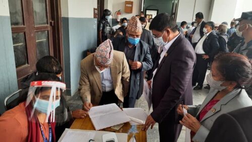 अन्तत् थपिने नै भए २ नयाँ दल