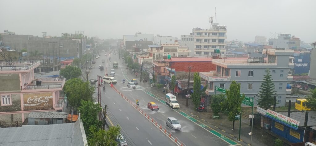 झरीले पोखरा अस्तव्यस्त, सडक जलमग्न