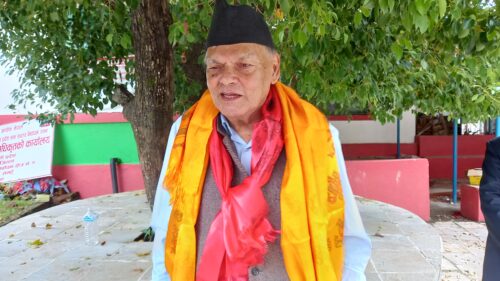 तनहुँ १ मा जोशीको उम्मेदवारी दर्ता, भन्छन्, ‘गठबन्धनको विरुद्ध उम्मेदवारी दिएको हुँ’