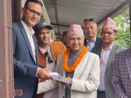 एमालेबाट गण्डकीका प्रस्तावित मुख्यमन्त्री खगराज अधिकारीले दिए उम्मेदवारी