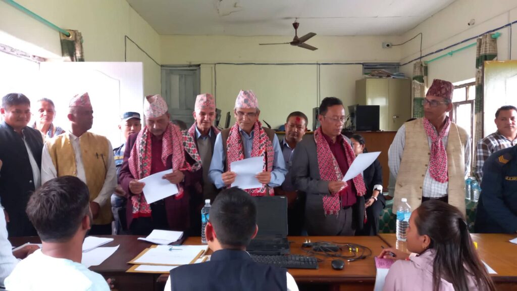तनहुँ-२ मा किरण, श्यामराजा र केदारले गराए उम्मेदवारी दर्ता