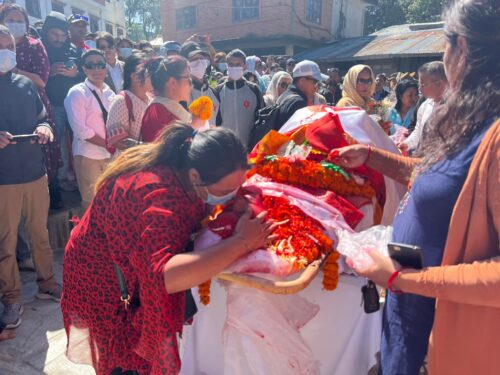 सम्झनामा निसिम, शवयात्रासहित अन्त्येष्टि