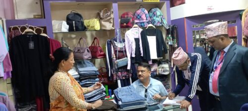 पोखराका फेन्सी पसलमा अनुगमन, २ पसललाई जरिवाना
