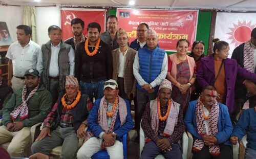 कास्कीमा माओवादीका वडाध्यक्ष उम्मेद्वारसहित १२ जना एमाले प्रवेश