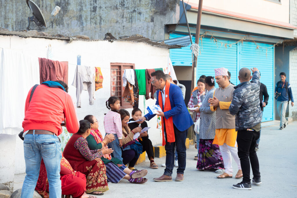 सुकुम्बासी र बसपार्कलाई फगत राजनीति गर्ने मुद्दा नबनाऔँः राप्रपा उम्मेदवार गिरी