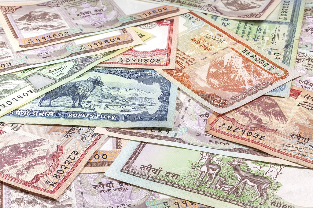 विदेशीले नेपालमा गर्ने खर्चभन्दा नेपालीले विदेशमा गर्ने खर्च दोब्बर