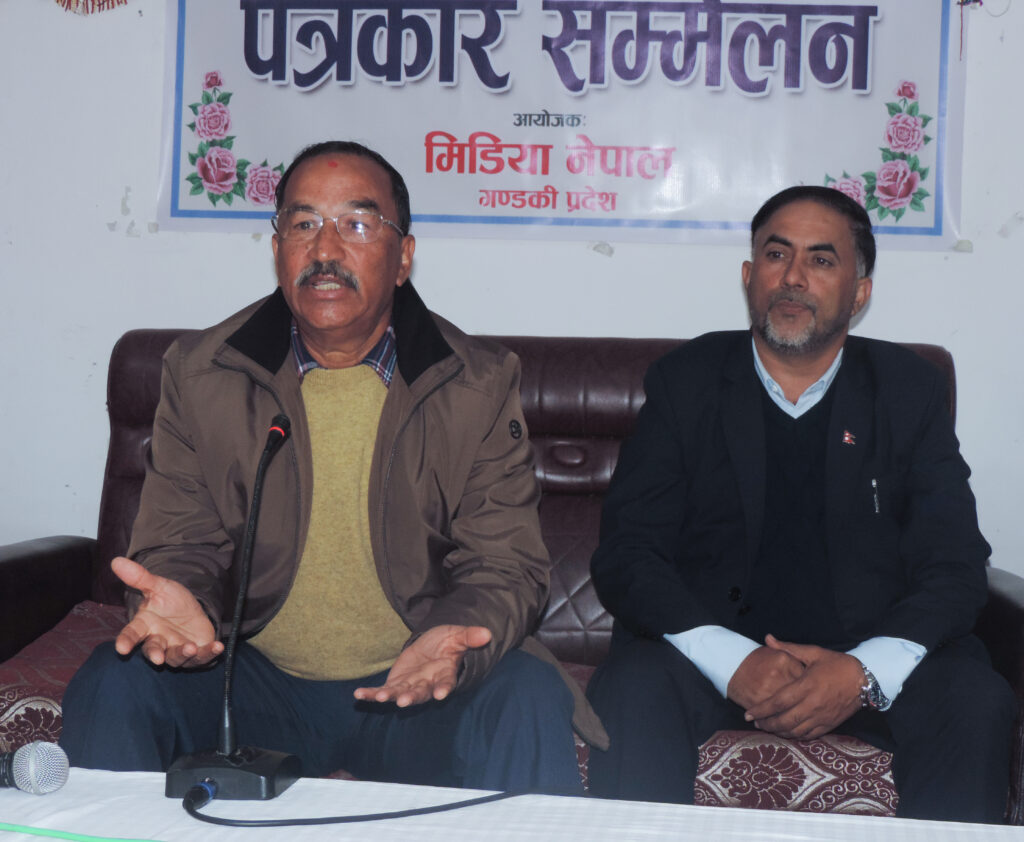 सत्ता टिकाउन बाह्य शक्तिको आशिर्वाद चाहिन्छः कमल थापा