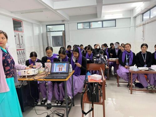 कर्मचारीलाई तलब दिने सहमति पछि पद्म नर्सिङ कलेजको पढाइ सुरु