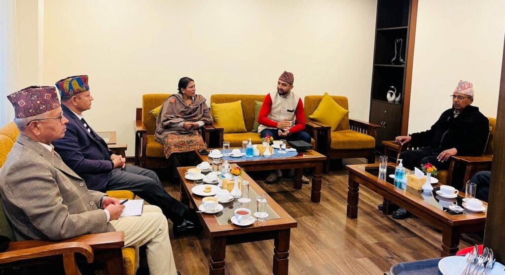 चुनाव जितेपछि विद्याले भेटिन् प्रतिस्पर्धी, मागिन् सुझाव