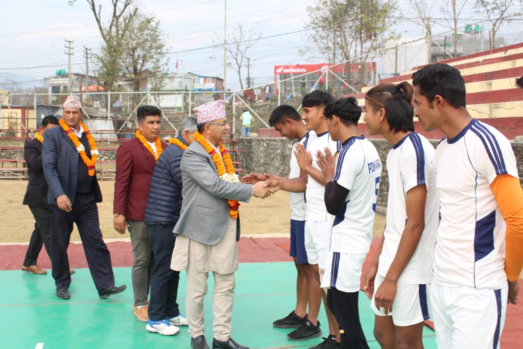 पोखरा महानगरको आयोजनामा वडास्तरीय भलिबल सुरु, पहिलो दिन ८ खेल