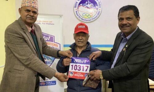 पोखरा म्याराथनलाई उर्जा थप्दै ८५ वर्षीया वृद्व