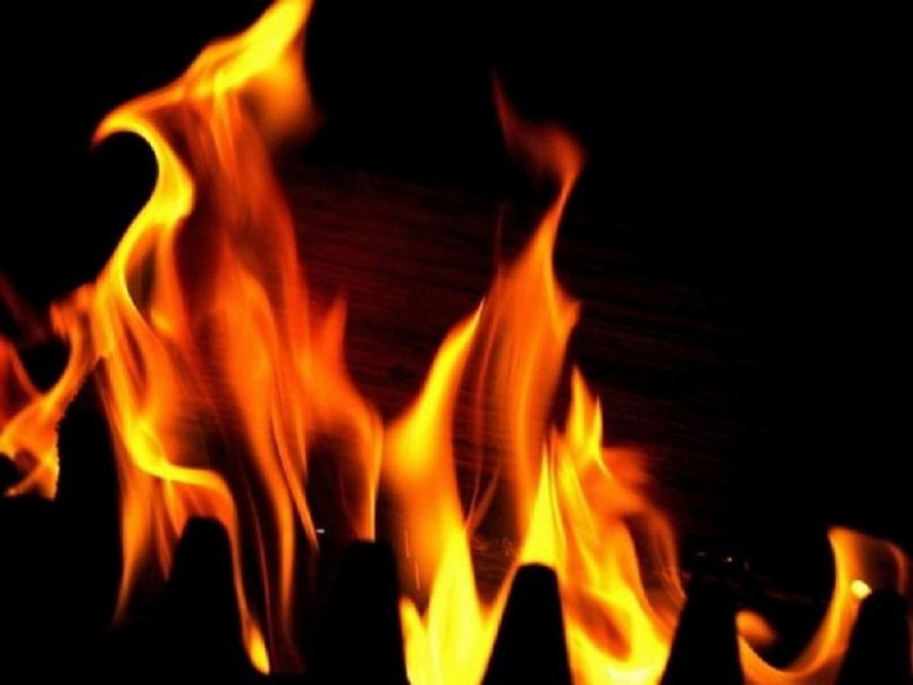 चाउथेको फर्निचरमा आगो लाग्दा २ मजदुर घाइते