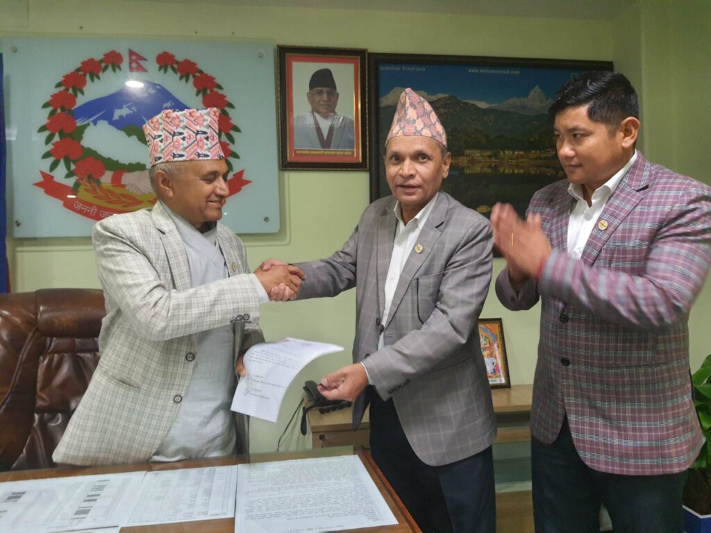 गण्डकीमा माओवादी सरकारबाट बाहिरियो, दुई मन्त्रीले दिए राजीनामा