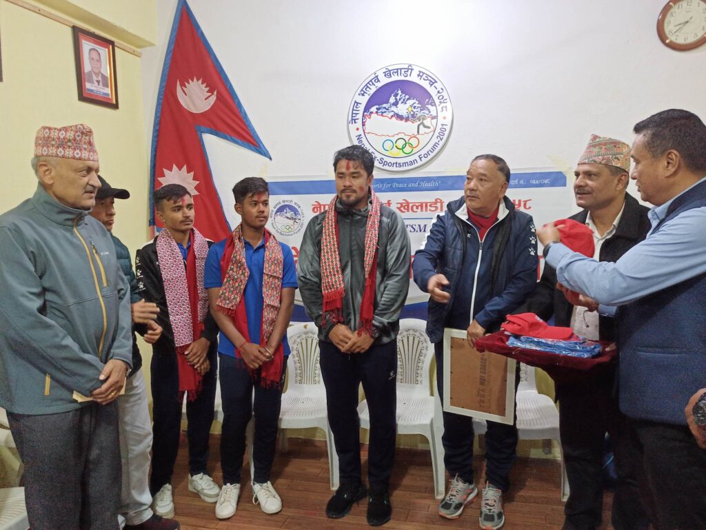 करण केसीसहित यु–१९ का ३ क्रिकेटरलाई भूपू खेलाडीको सम्मान