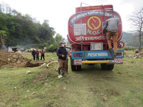 स्याङ्जा बाडखोलाको पेट्रोलपम्प कारबाहीमा, मिसावटयुक्त तेल नष्ट