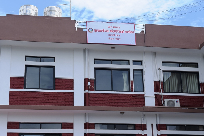 बजेट अभावका कारण गण्डकी प्रदेशको ६ वटा सडक निर्माणकाे काम रोकियो