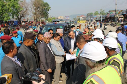 पृथ्वी राजमार्ग विस्तारका लागि उच्चस्तरीय टोलीले गर्यो निरीक्षण
