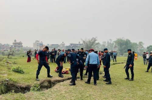 सेती खोंचमा खसेकी बालिकाको खोजी कार्य जारी