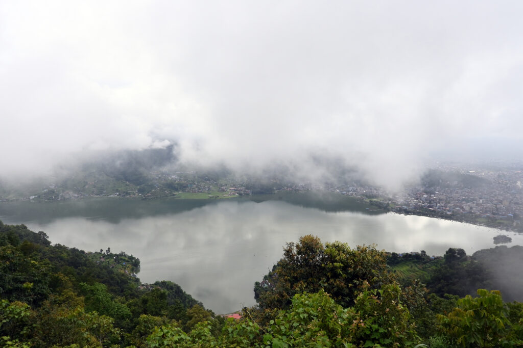 कुइरोको घुम्टो ओडेको फेवाताल (तस्बिरहरु)