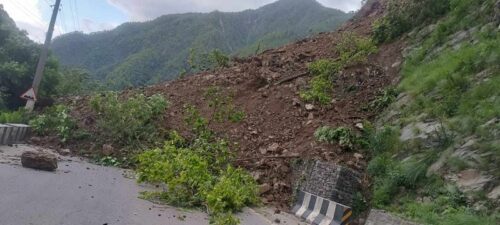 पहिरोले मुग्लिन नारायणगढ सडकखण्ड फेरि अवरुद्ध