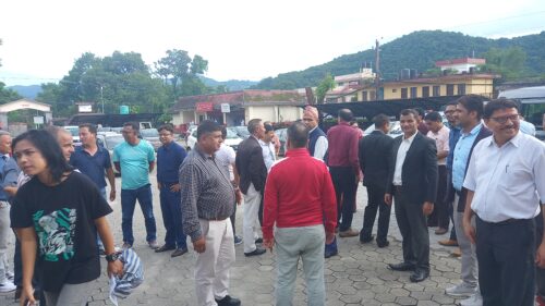 गण्डकीका निजी विद्यालय भन्छन्ः पाँच वर्ष भित्र गुठिमा लाने भए अहिल्यै तालाचाबी बुझाउँछौं