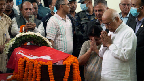 नेम्वाङको पार्थिव शरीर एमाले पार्टी कार्यालय च्यासलमा