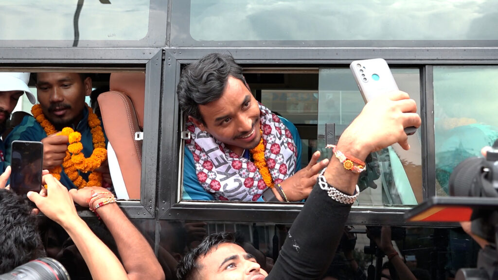एसिया कप खेलेर स्वदेश फर्कियो नेपाली क्रिकेट टोली