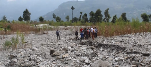 पर्वत जलजलाको पूर्ण र मुलघडेरी गाउँ पहिरोको जोखिममा