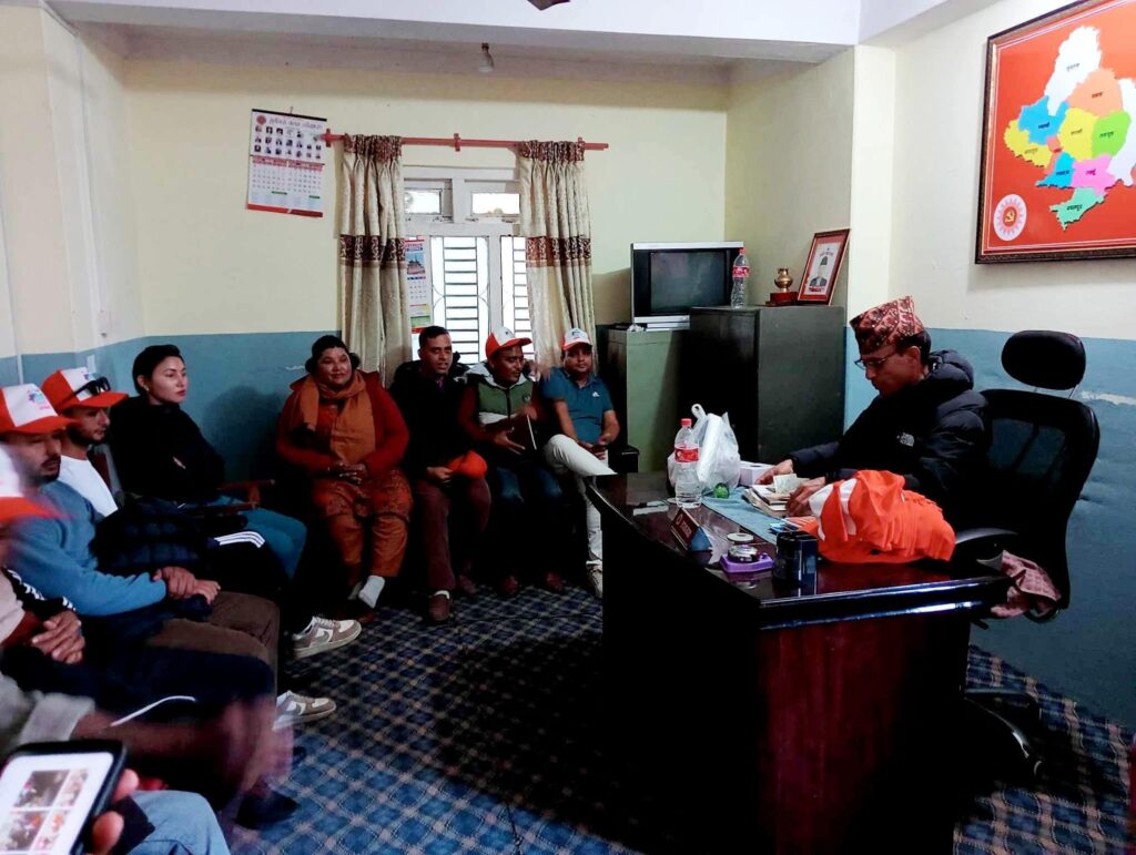 एमाले गण्डकीले पठायो भूकम्प प्रभावित क्षेत्रमा ५० जना युवा