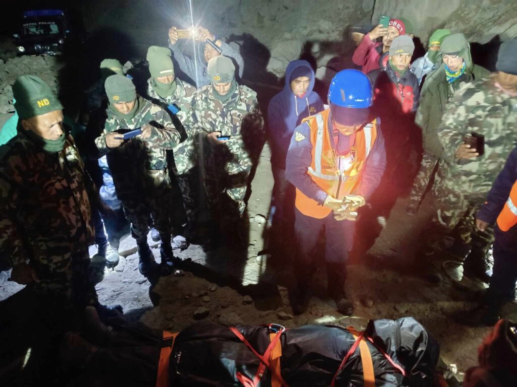 जोमसोममा जर्मन पर्यटककाे मोटरसाइकलमा दुर्घटनामा मृत्यु