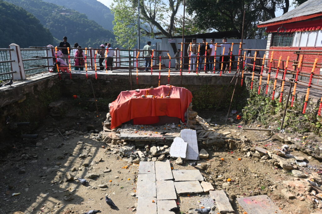 भत्काएर सकेपछि तालबाराही मन्दिरको पुननिर्माण सुरु