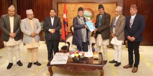 मिटरब्याजसम्बन्धी प्रतिवेेदन प्रधानमन्त्रीलाई बुझाइयो