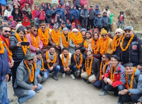 सिक्लेसमा स्थानीयले साेधे – ठूलाे पर्दामा सिक्लेस कहिले आउँछ ?