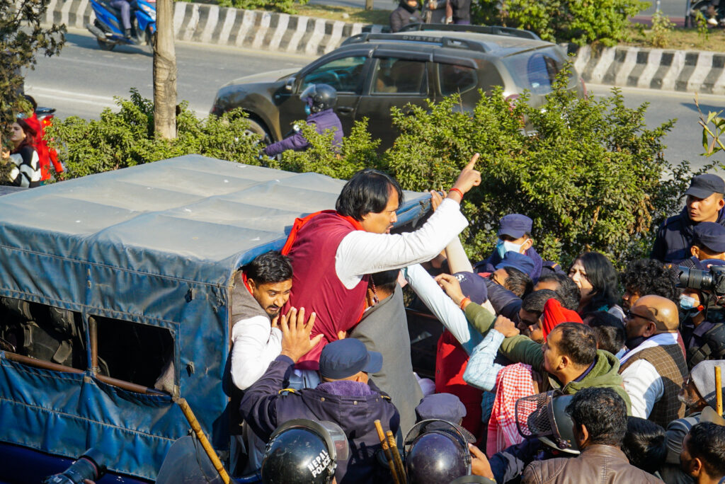 धोती दिवस मनाउन जम्मा भएका सिके राउतसहित जनमतका कार्यकर्ता पक्राउ