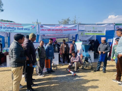 पोखरामा कृषि यान्त्रिकीकरण प्रदर्शनी सुरु, बाँदर धपाउने मेसिनमा भीड