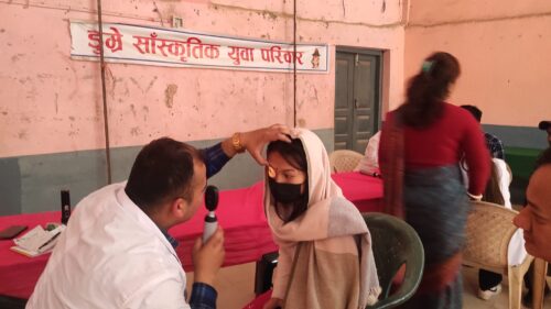 डुम्रेमा आँखा शिविर, करिव ४ सय ५० जनाले गराए आँखा जाँच