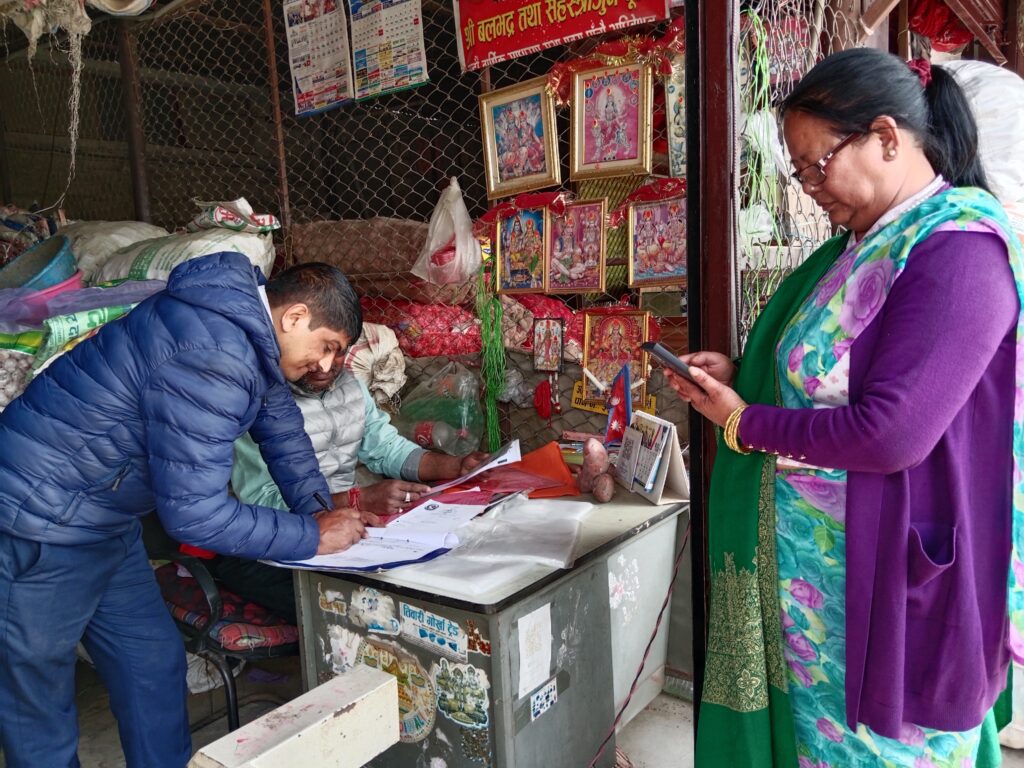 प्रधानमन्त्री कार्यालयको निर्देशनपछि पोखरामा आलु प्याजको अनुगमन