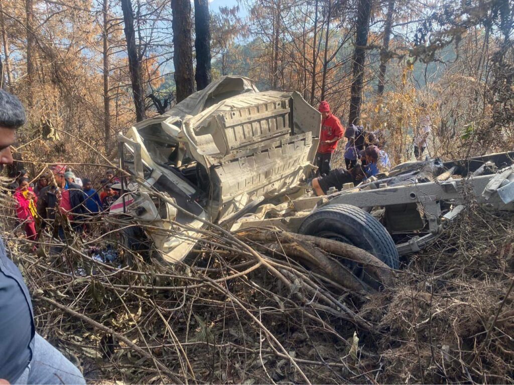 भदौरे जिप दुर्घटनाः २ जनाको मृत्यु, १० घाइते (नामावलीसहित)