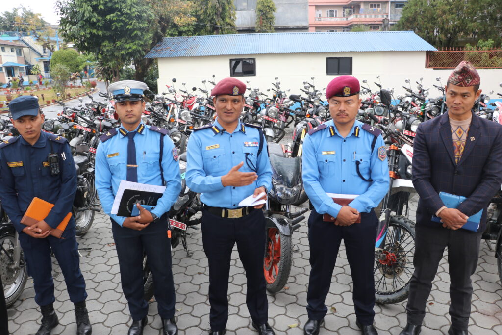 पोखरामा चर्काे आवाजसहित बाइक रन्काउने ६८१ जना प्रहरी कारवाहीमा