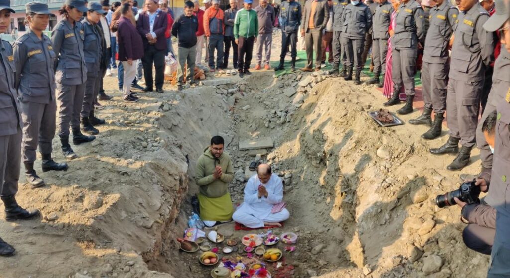 आर्टग्यालरी र पुस्तकालयसहितकाे पाेखरा भवन शिलान्यास