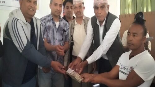 स्याङ्जा सहयोग समाज जापानद्वारा मुटु रोगी गायकलाई आर्थिक सहयोग