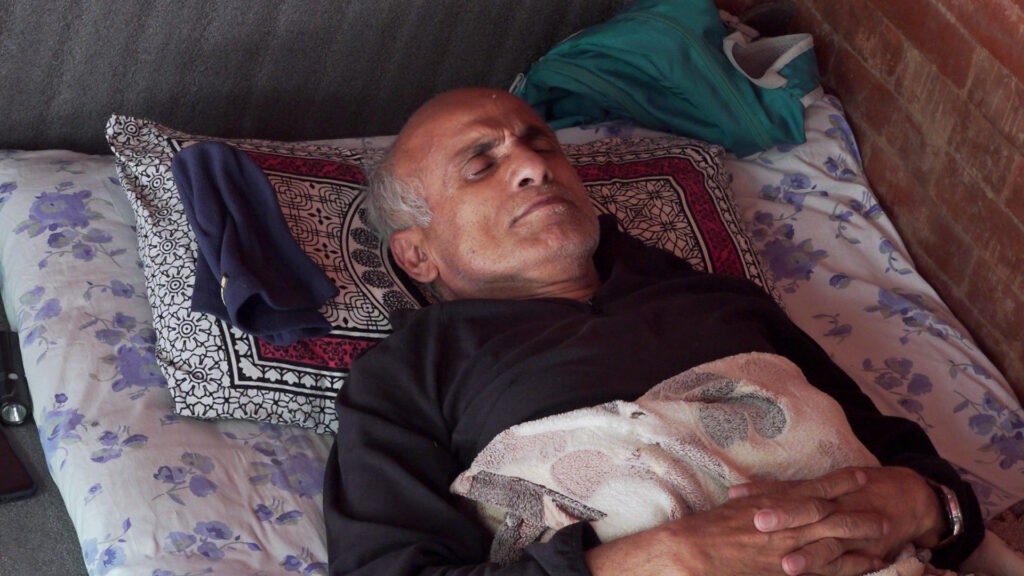 डा. केसीले गरे अनशन स्थगित