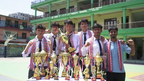 फुटसलमा विजेता विद्यार्थीलाई स्टेप बाइ स्टेपको सम्मान